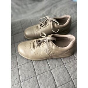 PW Minor Leisure Taupe Leather Walking Shoes Womens 9 Wide Orthopedic 77309